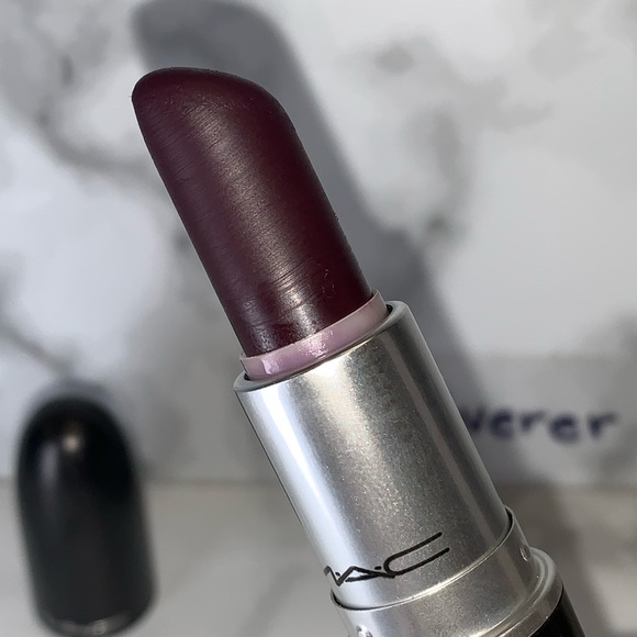 INSTIGATOR Matte Lipstick MAC - Picture 3 of 11